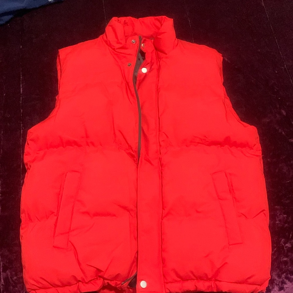 Brand new puffer vest bought size too big never worn!